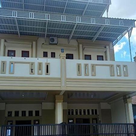 Oyo 2220 Pink'S Guest House Tarutung Екстериор снимка