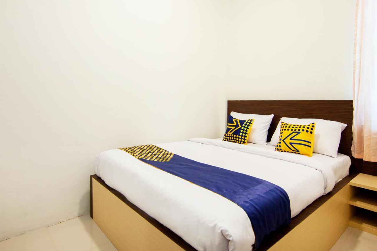 Oyo 2220 Pink'S Guest House Tarutung Екстериор снимка